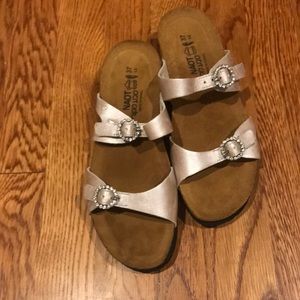 New Naot Sandal